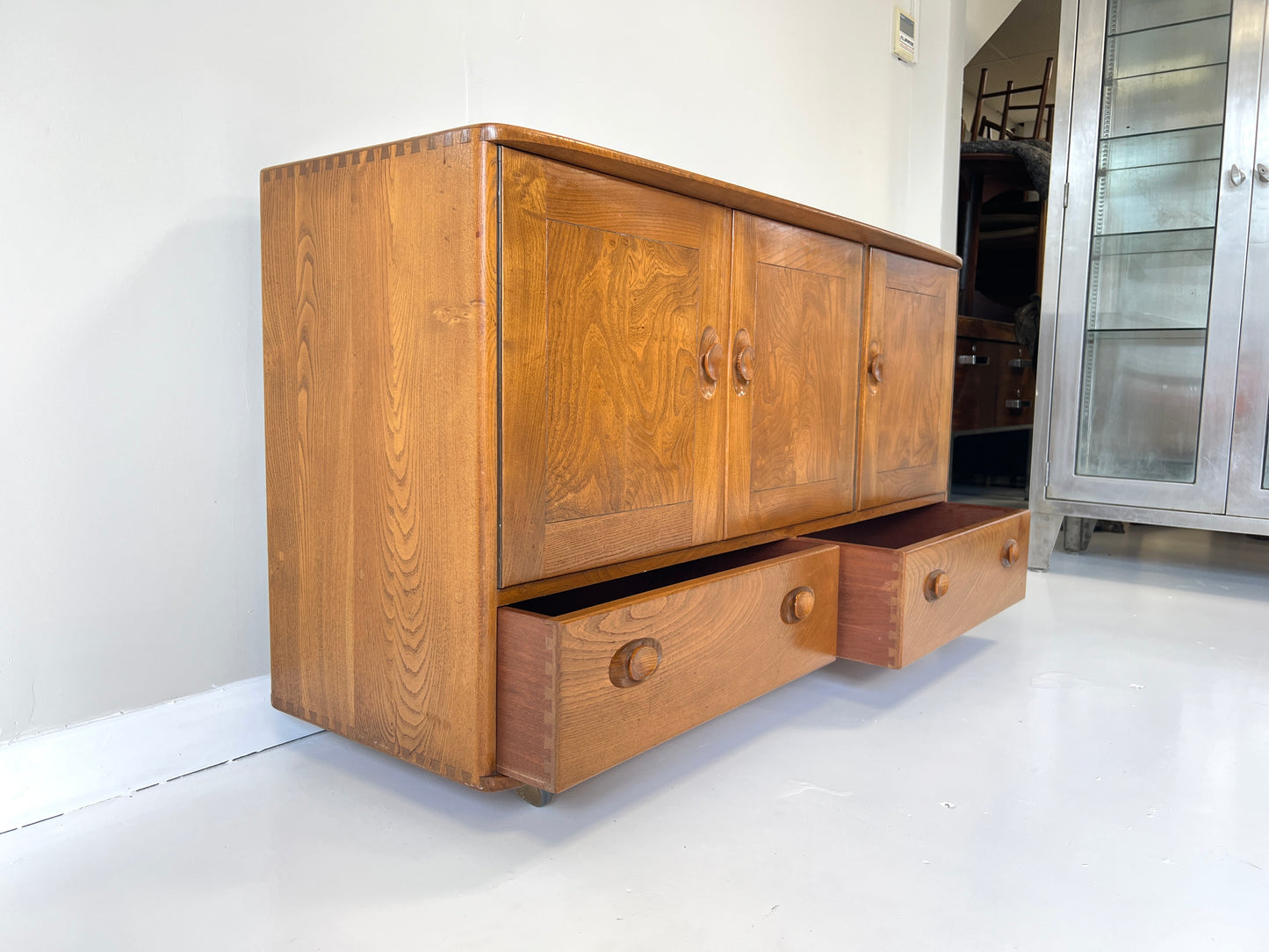 Ercol Model 429, Vintage Sideboard on Castors