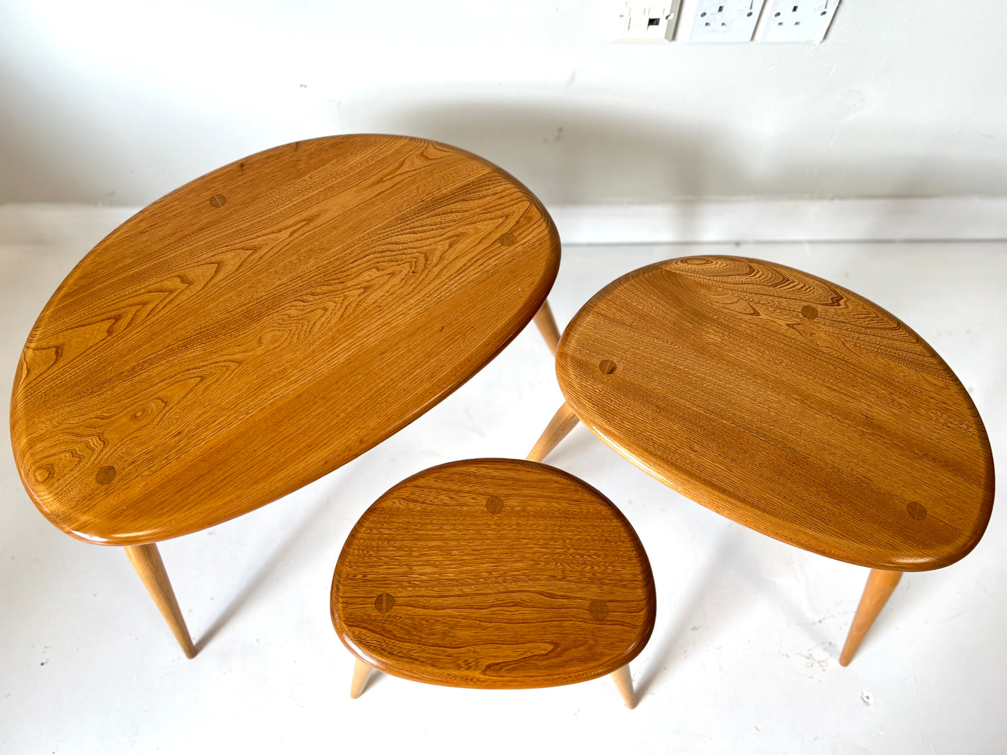 Ercol Pebble (Model 354), Mid Century Nest of Tables
