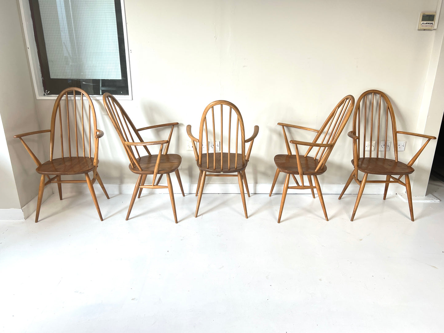 Ercol 365A Quaker, Set of 5 Elm Carver Chairs