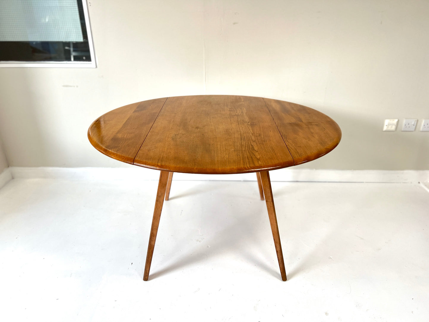 Ercol Model 384, Mid-Century Drop-Leaf Dining Table