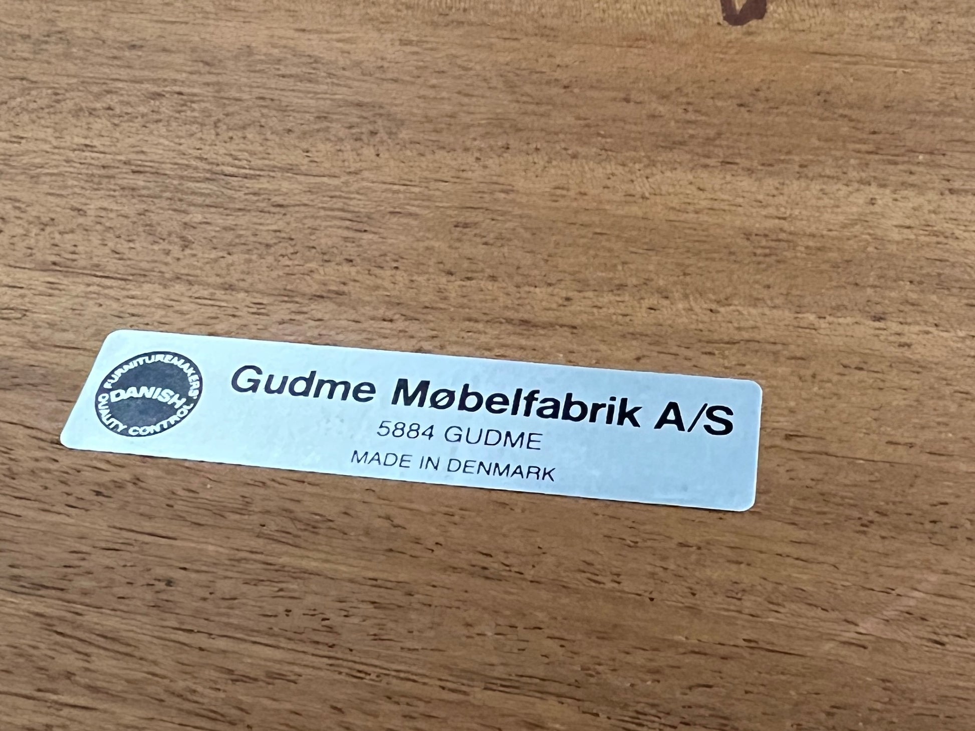 Gudme Møbelfabrik, Danish Rosewood Extending Dining Table