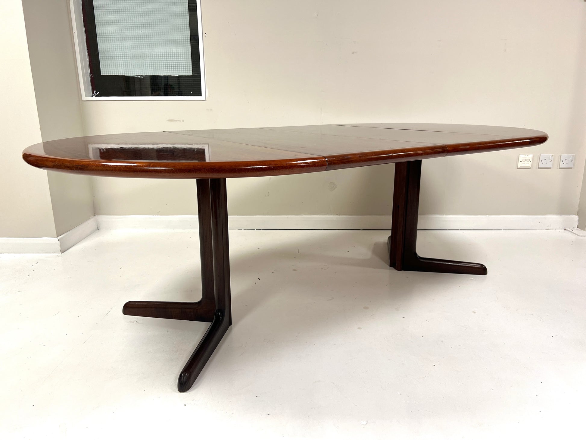 Gudme Møbelfabrik, Danish Rosewood Extending Dining Table