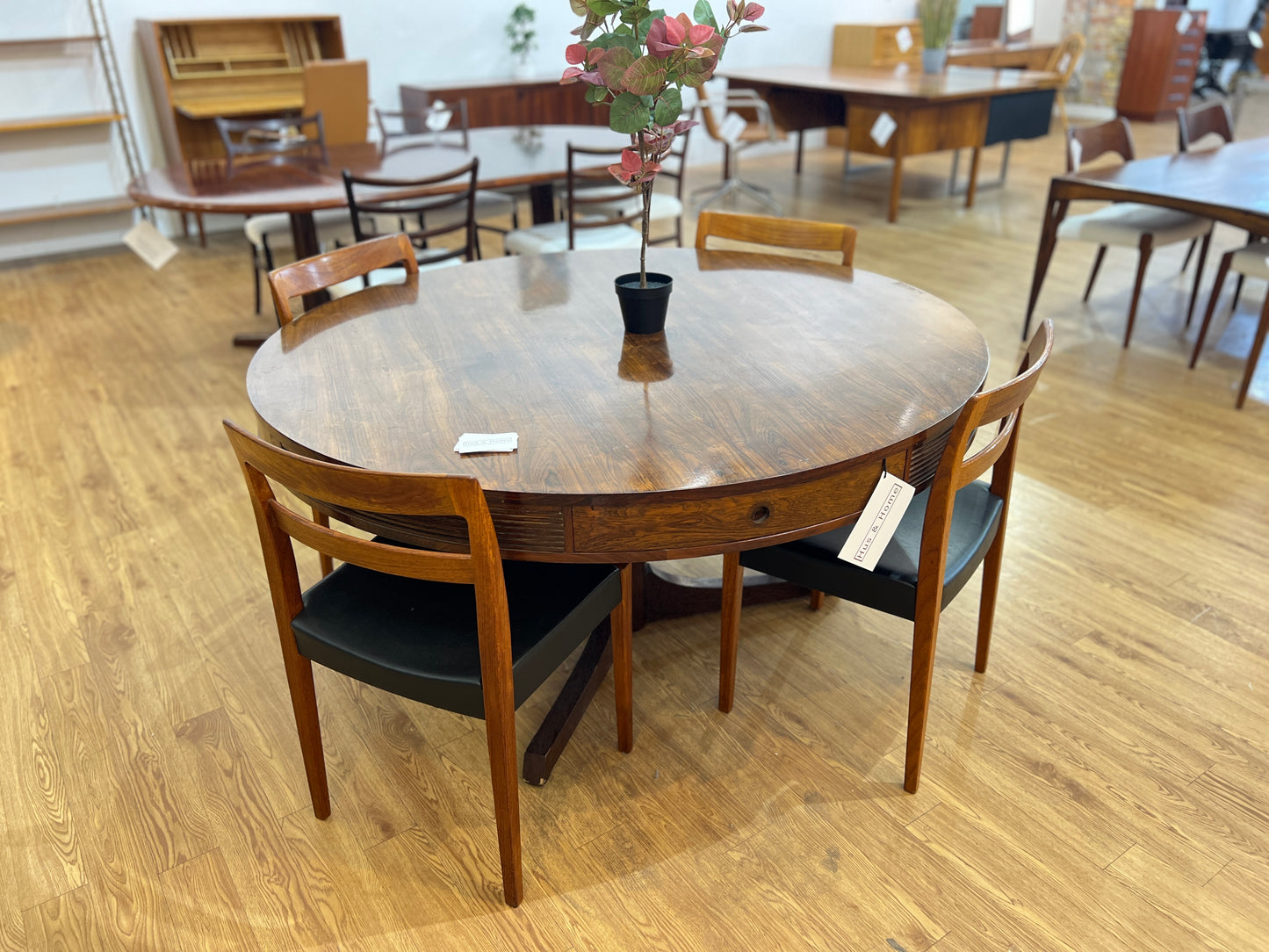 Robert Heritage for Archie Shine, Mid Century Rosewood Drum Dining Table