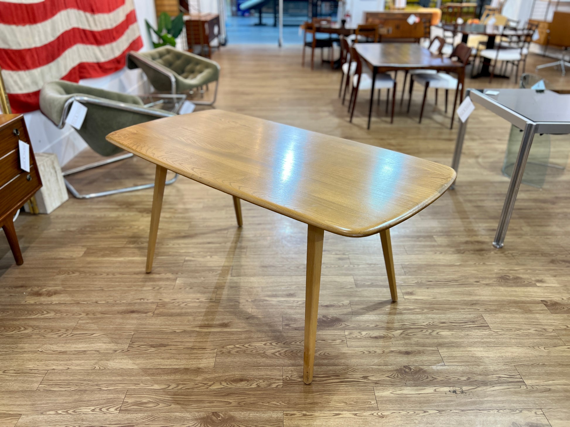 Ercol 382, Mid Century Elm Dining table
