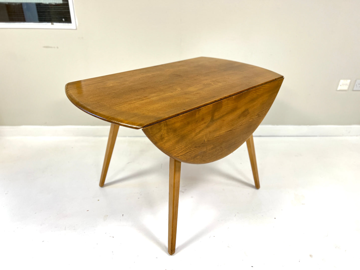 Ercol Model 384, Mid-Century Drop-Leaf Dining Table