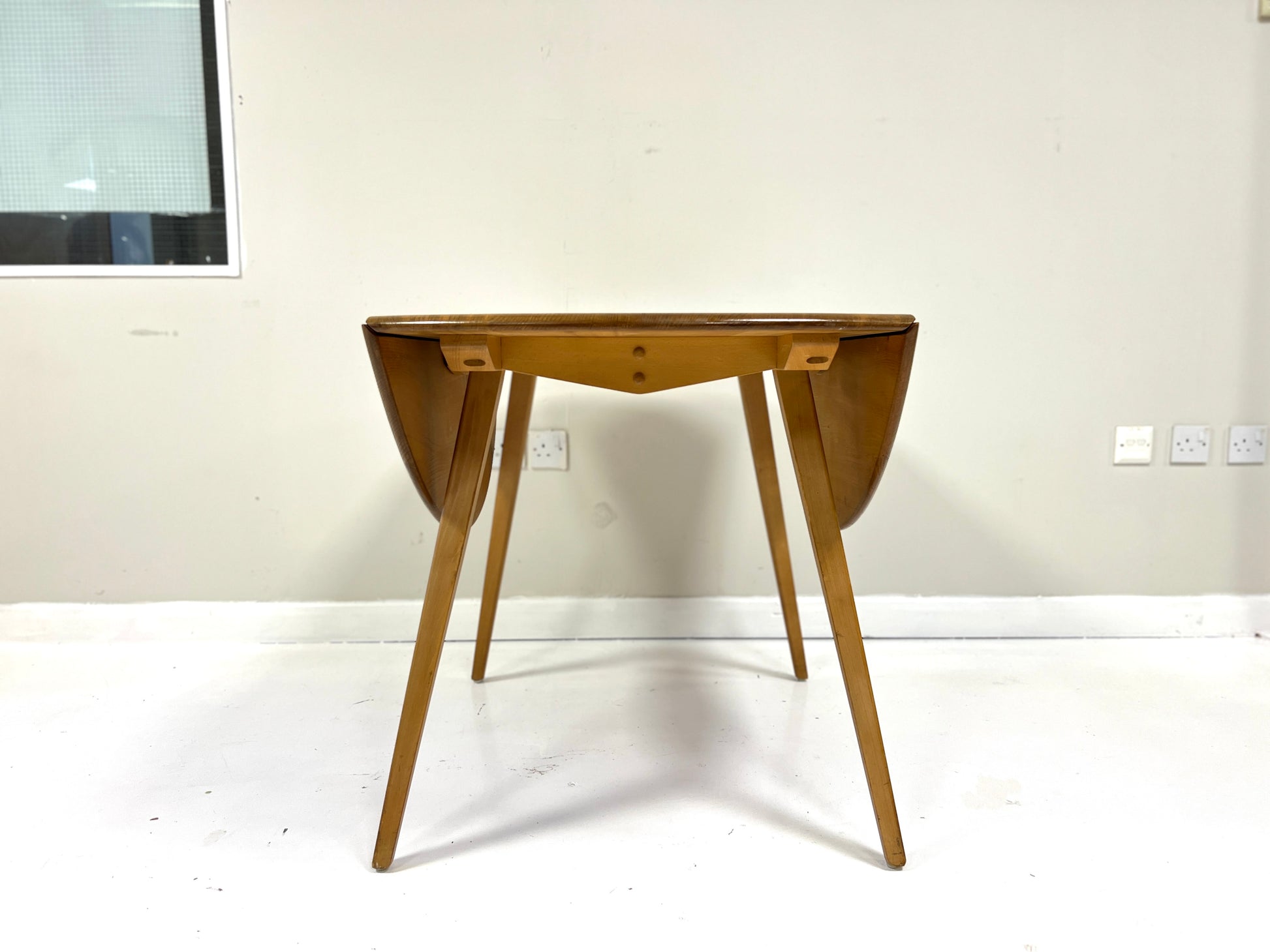 Ercol Model 384, Mid-Century Drop-Leaf Dining Table