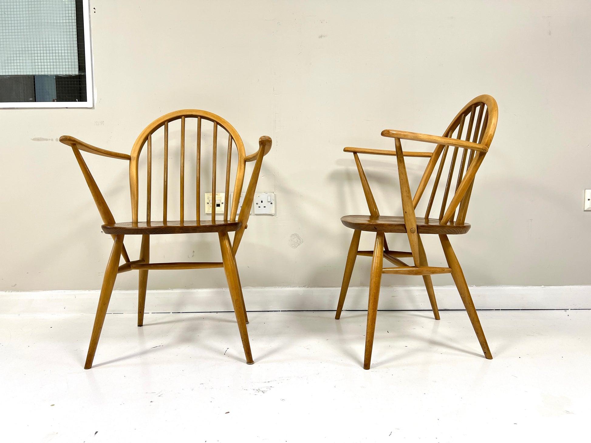 Ercol 370A, Elm Carver Dining Chair