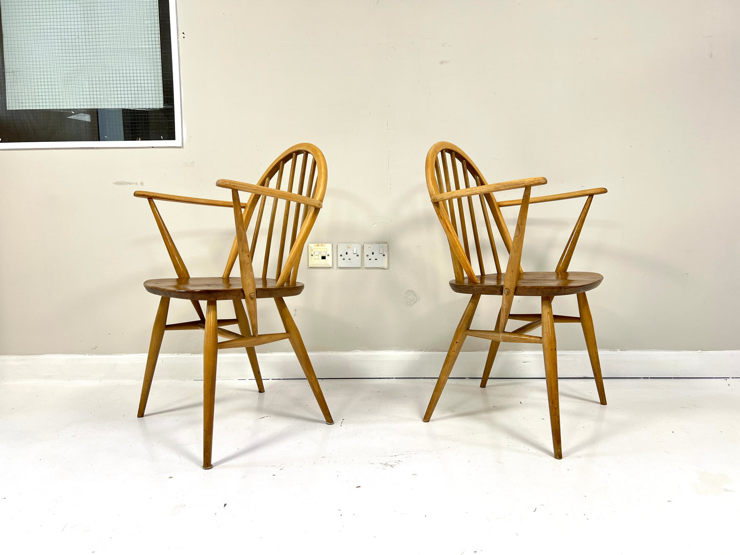 Ercol 370A, Elm Carver Dining Chair