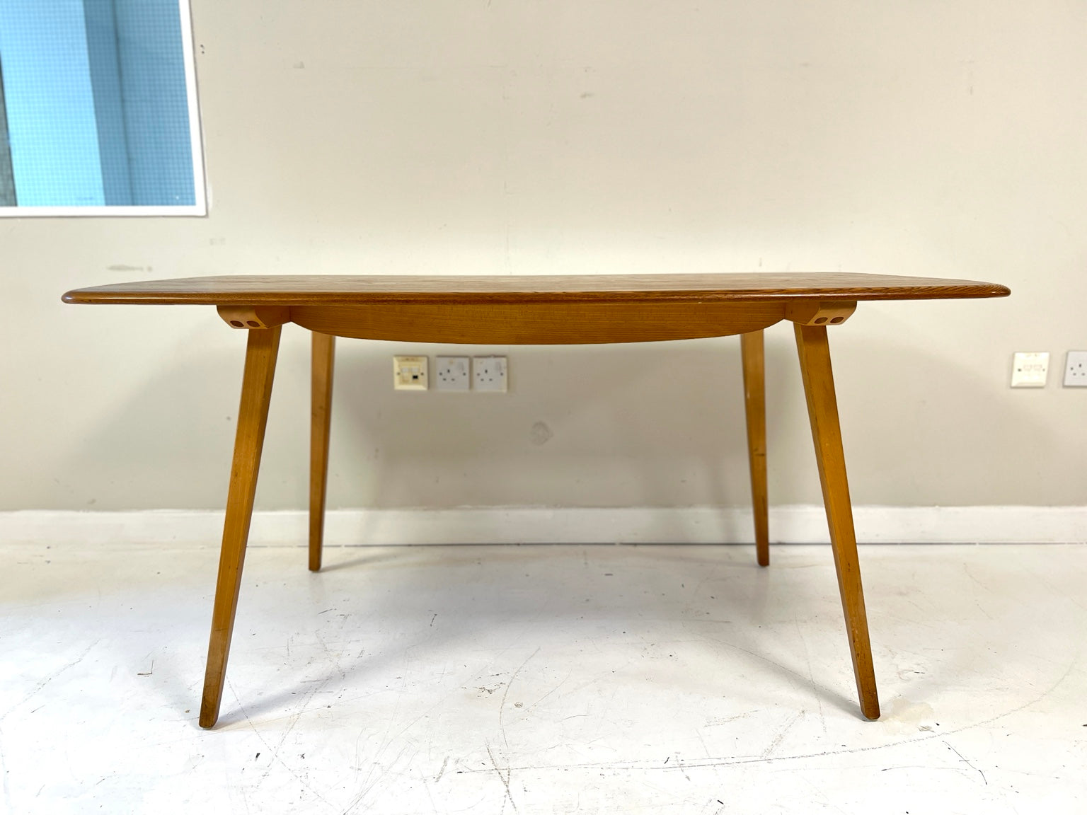Ercol 382 dining table front view