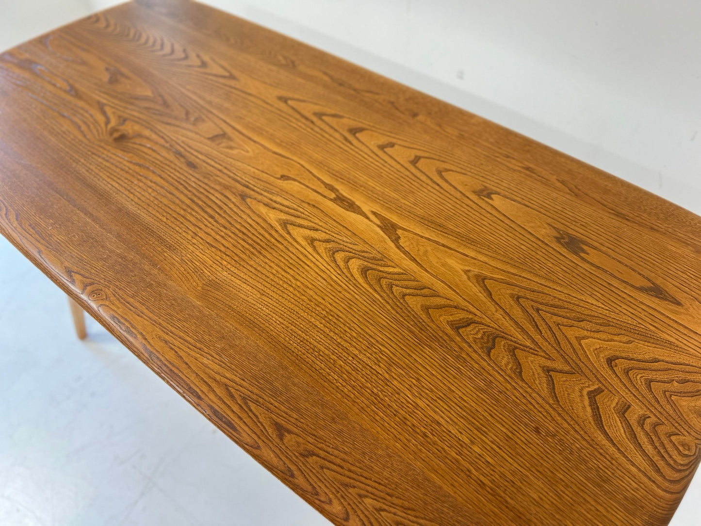 Ercol 382 dining table top surface marks detail