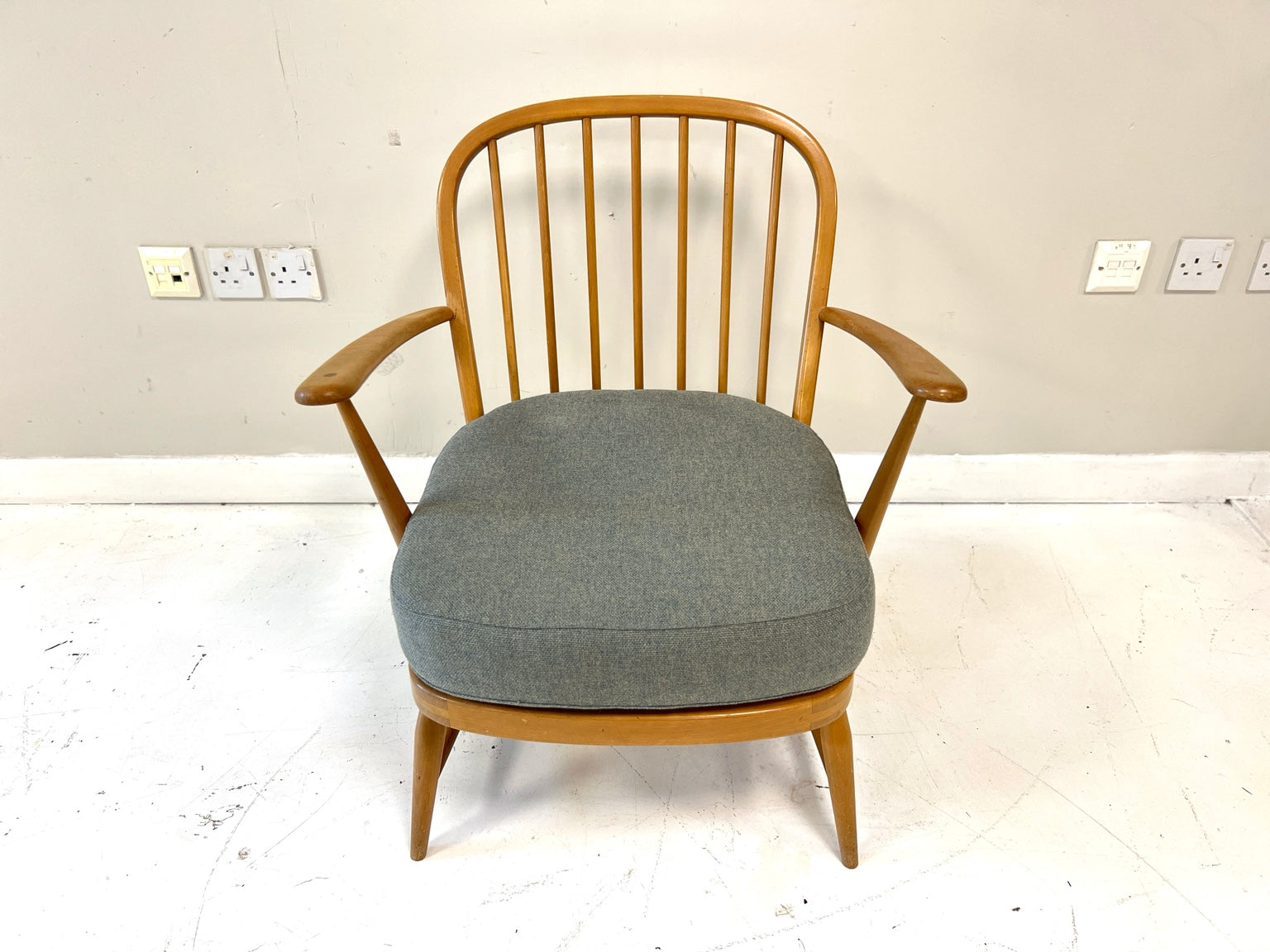 Ercol 334 Easy Armchair with grey cushion