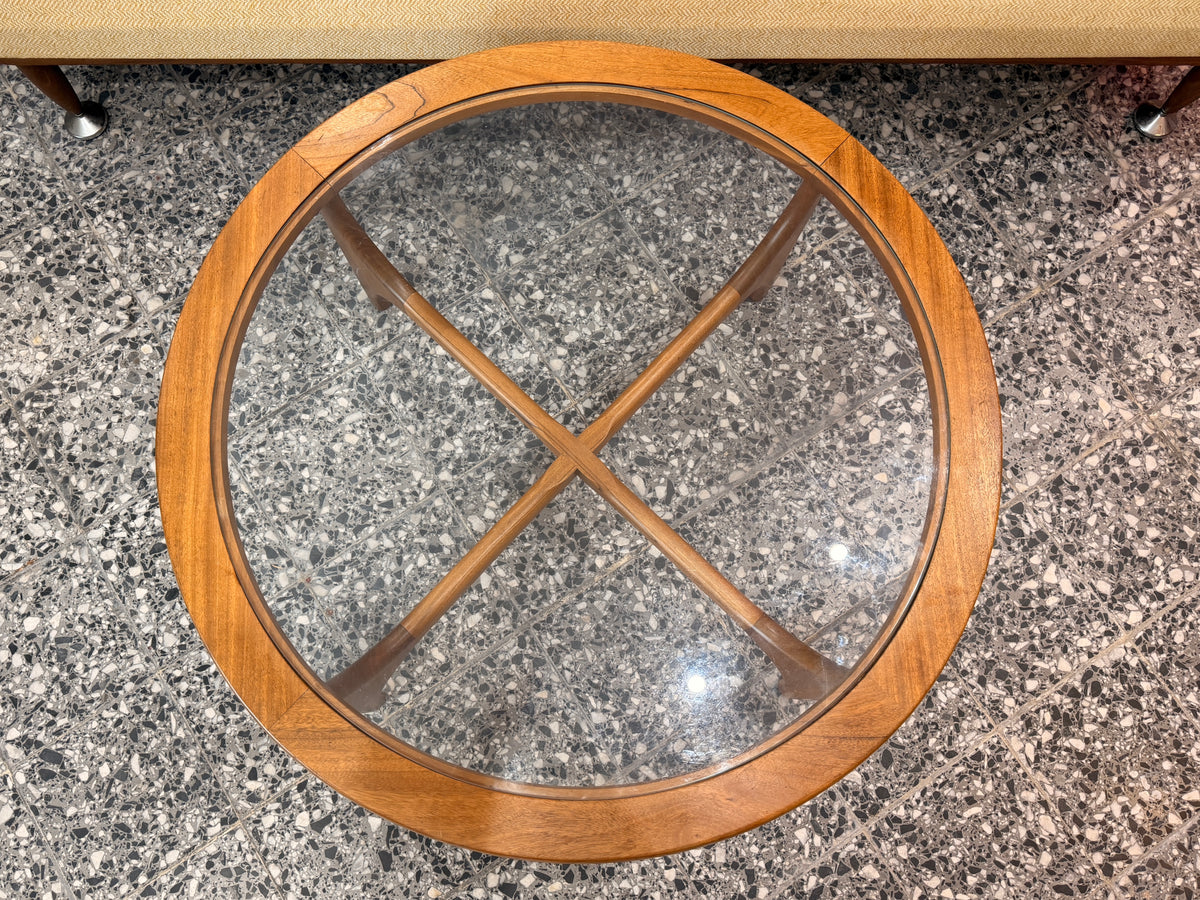 Stonehill teak and glass round coffee table detail 3