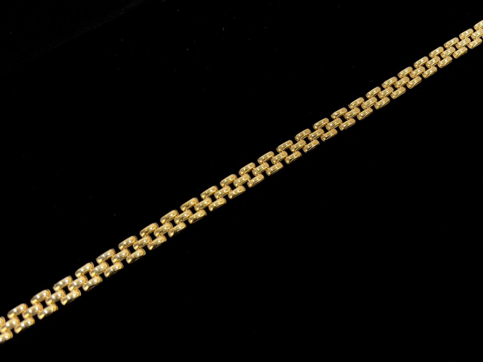 9ct Yellow Gold, Brick Chain Necklace, 17.5”Long and 14.6g