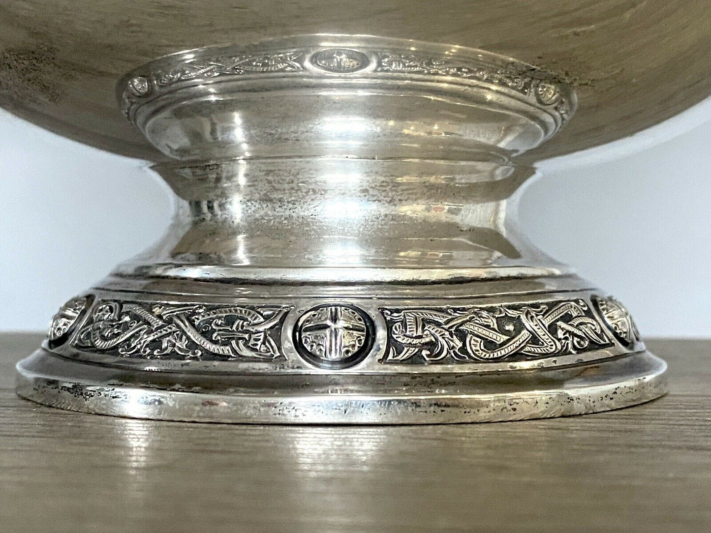 A Large Irish Celtic Revival Twin Handled Silver Bowl, Dublin 1909
