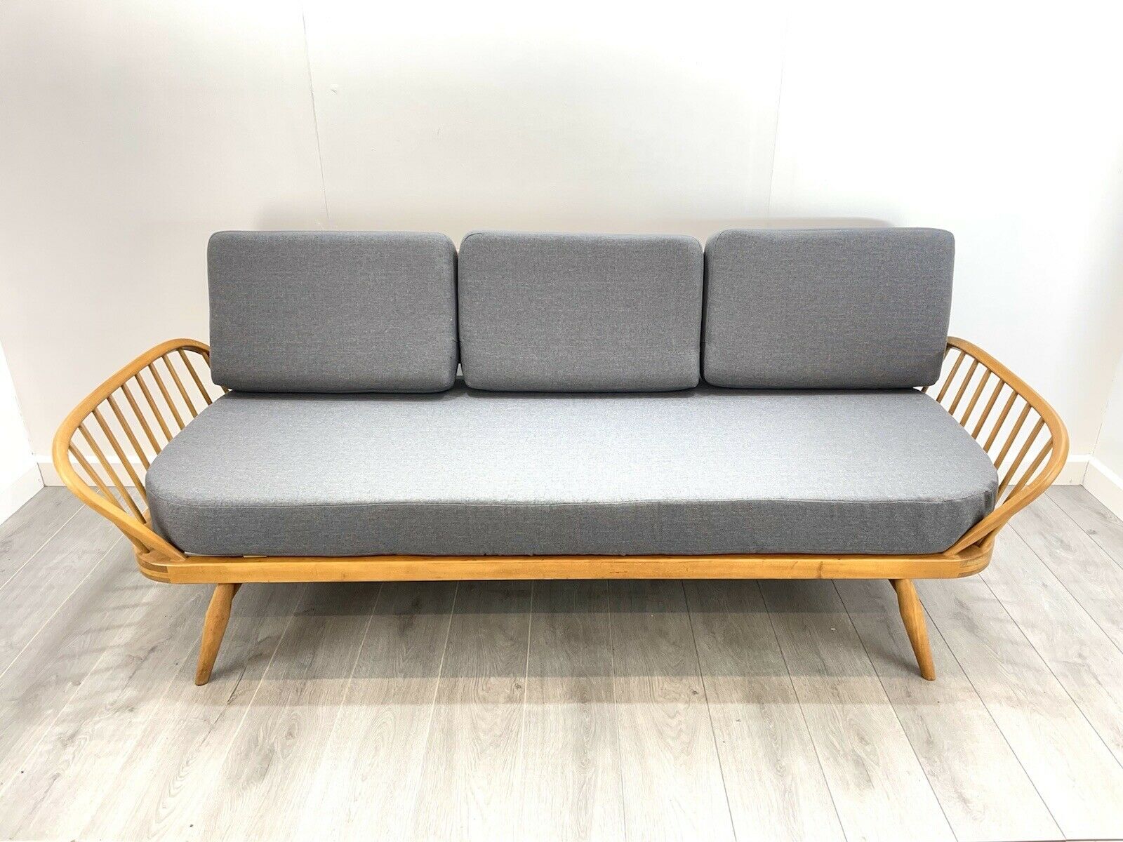 Ercol 355, Studio Couch / Day Bed With New Cushions