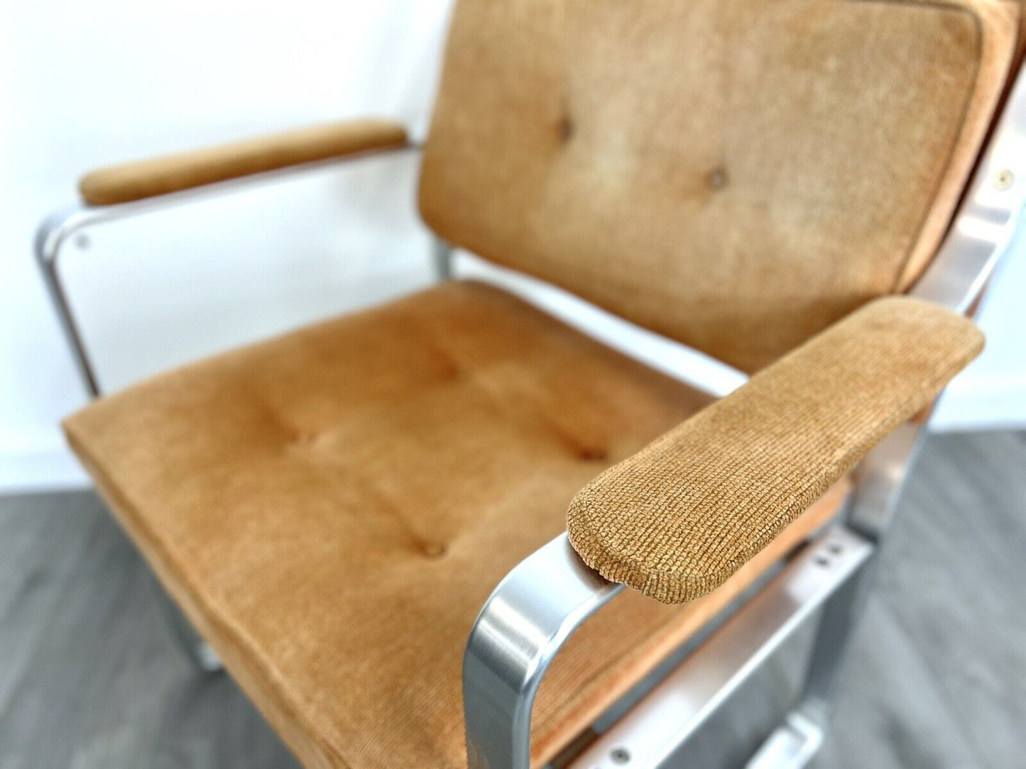 J. O. Carlsson Mondo, Corduroy & Aluminium Club / Lounge Chair