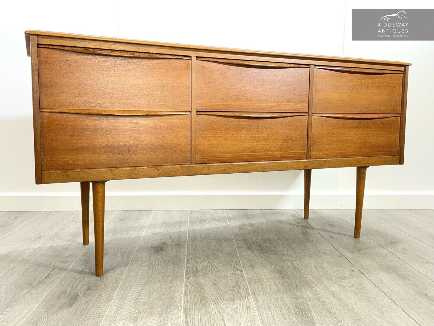 Austinsuite, MCM Long Chest of Drawers / Sideboard