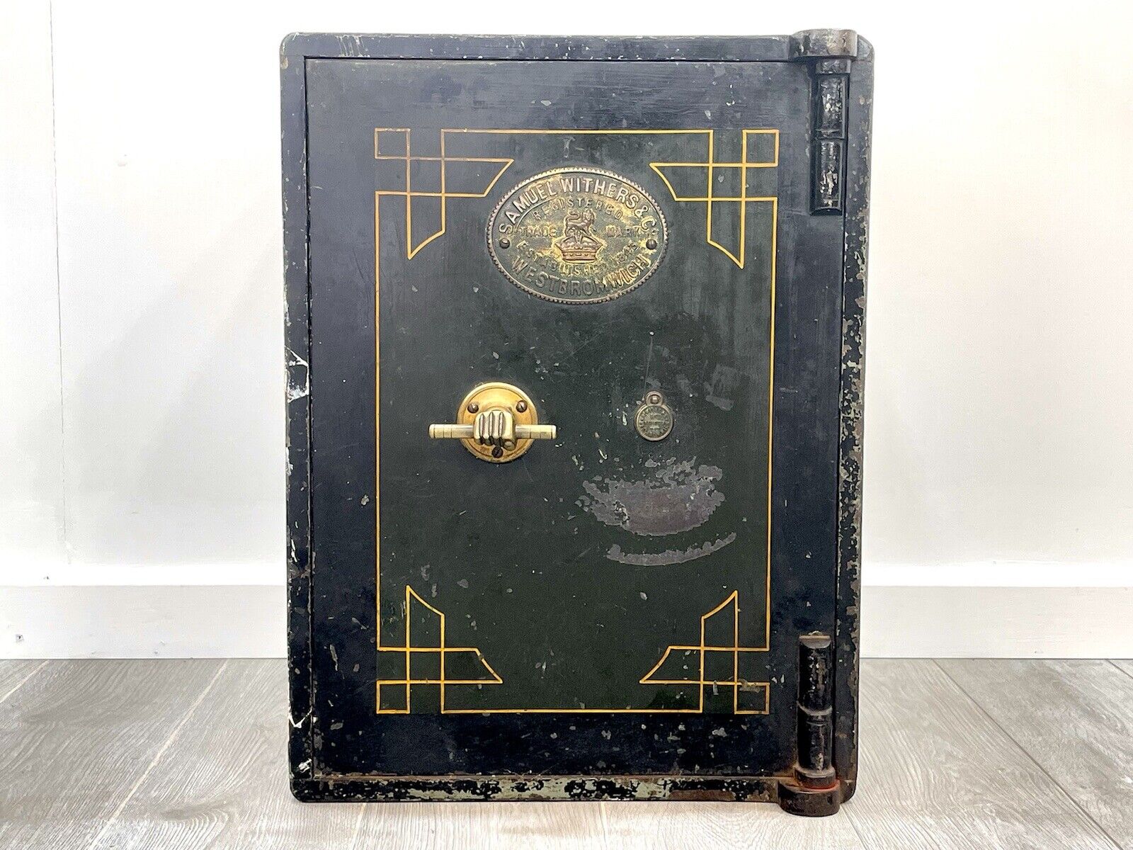 Samuel Withers & Co, Cast Iron Safe With Key & Working