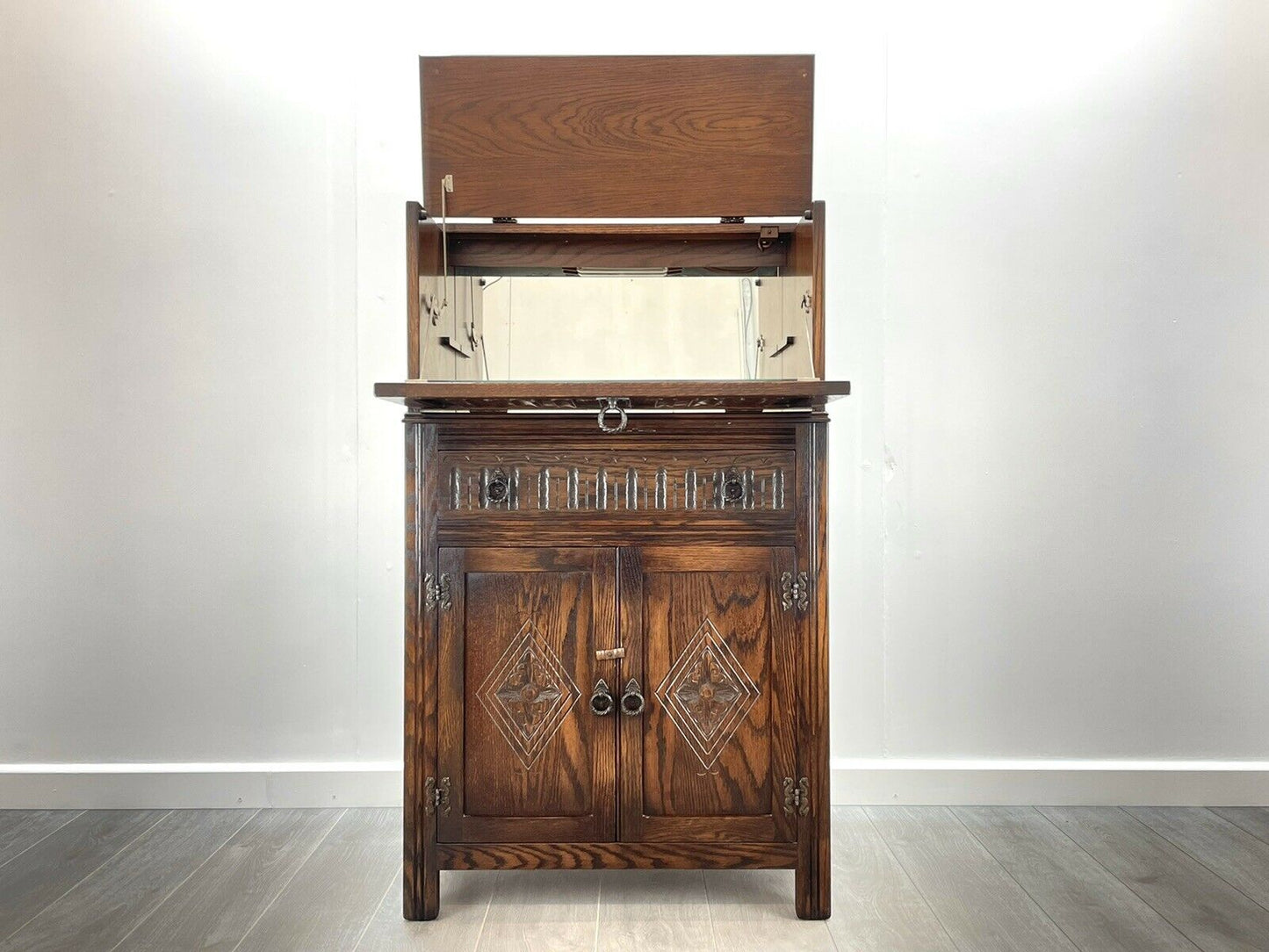 Jaycee, Vintage Drinks Cabinet / Cocktail Cupboard