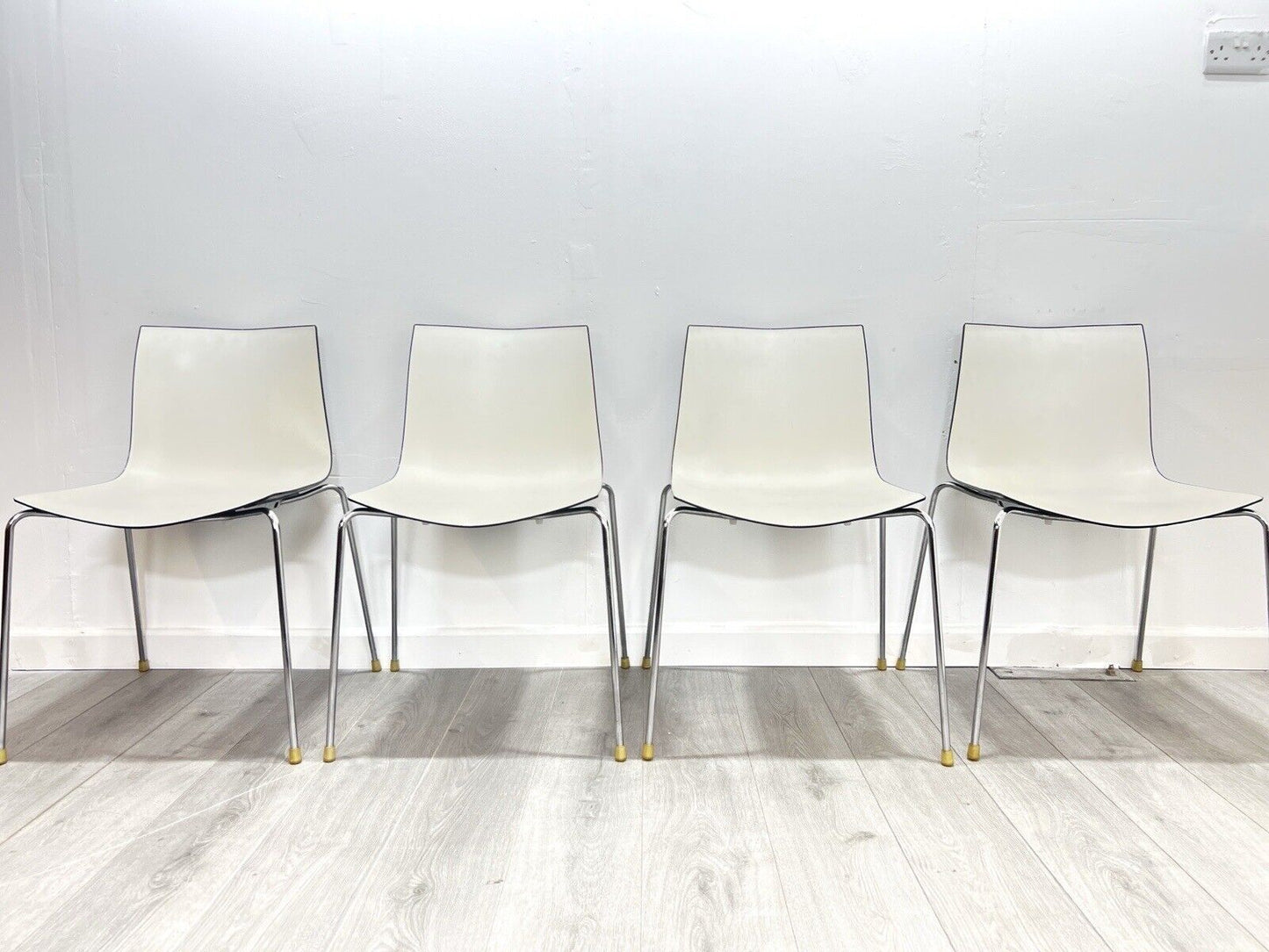 Set of 4 Arper Catifa 46, Modern Italian Stacking Dining Chairs