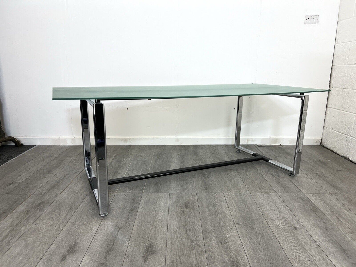 Pieff Epee, 6 Seater Dining Table