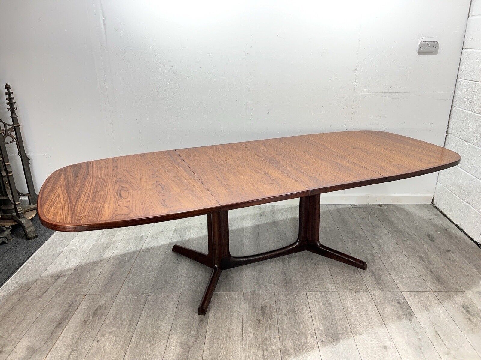 Gudme Møbelfabrik, Vintage Danish Rosewood Extending Dining Table