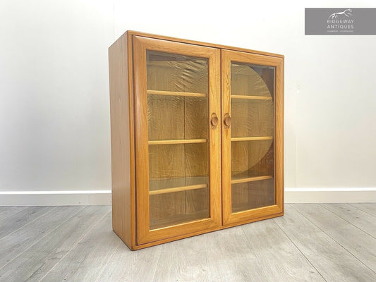 Ercol 1052, Glazed Display Cabinet With 3 Shelves