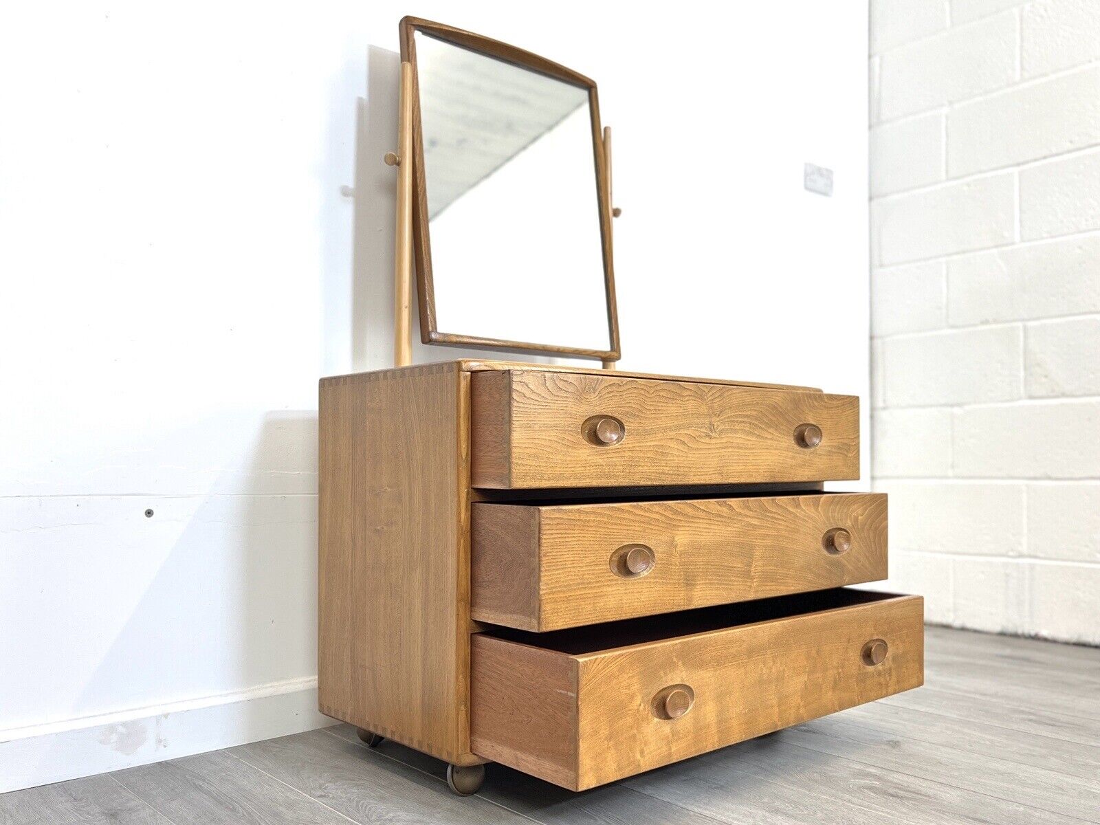 Ercol 408 - Mid Century Chest of Drawers With Mirror / Dressing Chest