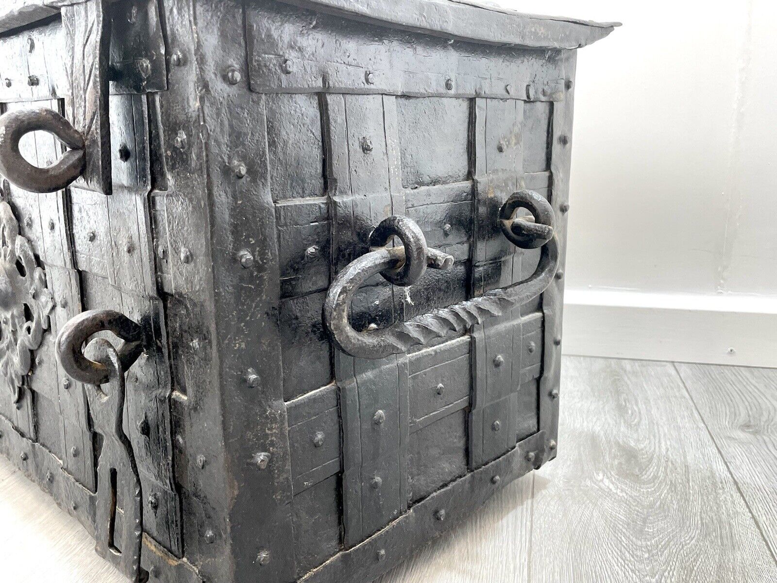 17th Century Wrought Iron Strong Box Armada Chest Hus Home