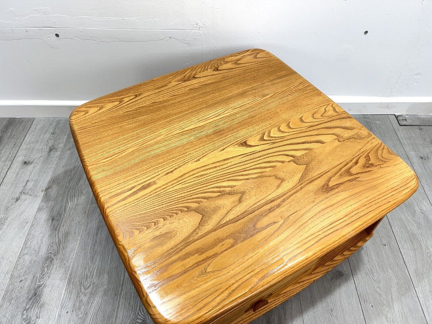 Ercol Model 735, Elm Pandora Coffee Table